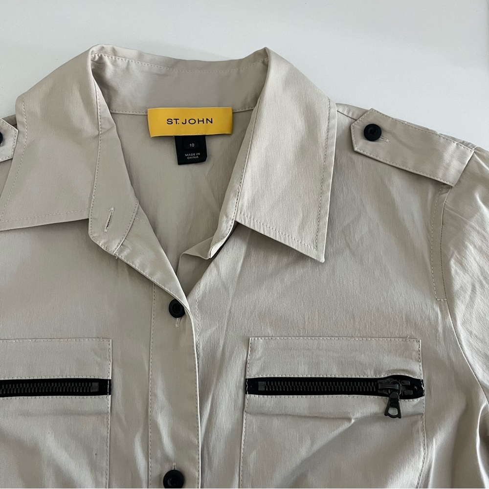 St. John Safari Shirt Women’s 10 Tan short sleeve‎ drawstring waist